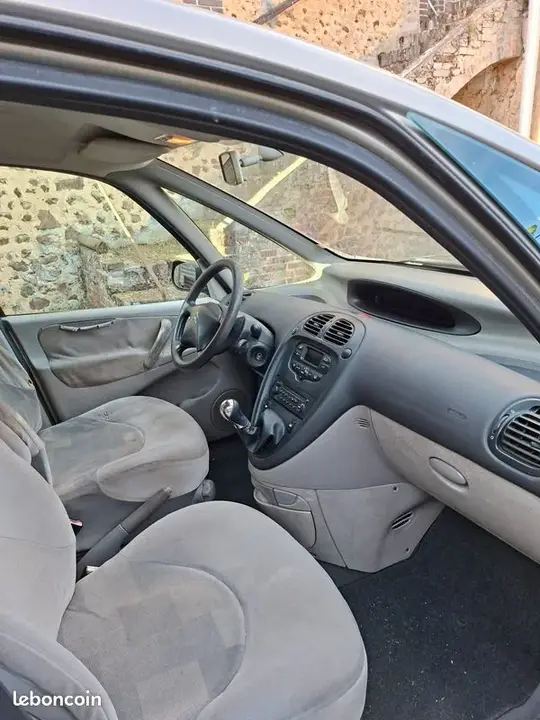 Citroen Xsara Picasso 2004 photo 2