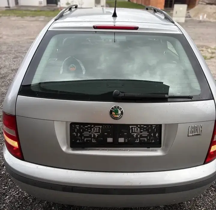 Skoda Fabia 2008 photo 3