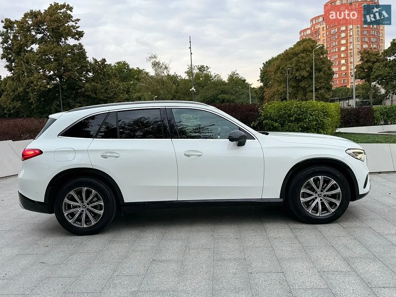 Mercedes-Benz Glc-Class 2023 photo 4
