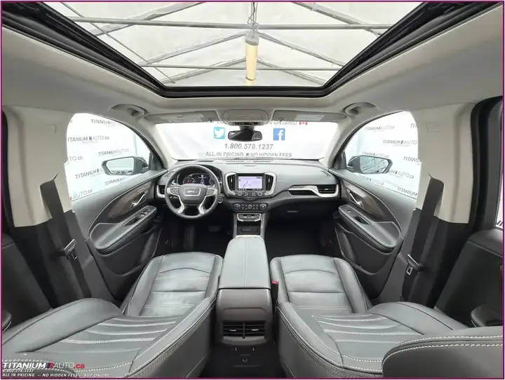 GMC Terrain 2024 photo 2