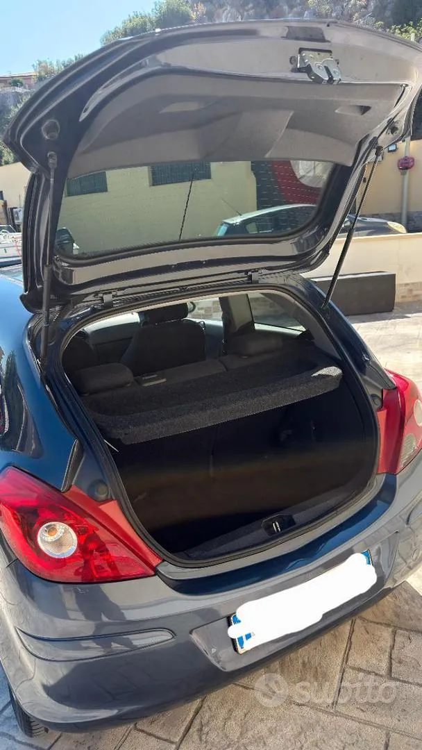 Opel Corsa 2010 photo 2