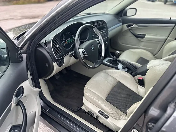 Saab 9-3 2009 photo 5