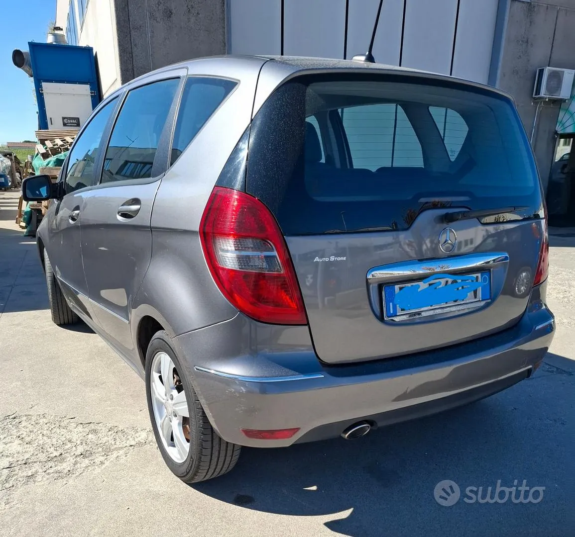 Mercedes-Benz A-Class 2011 photo 2