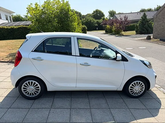 Kia Picanto 2012 photo 3