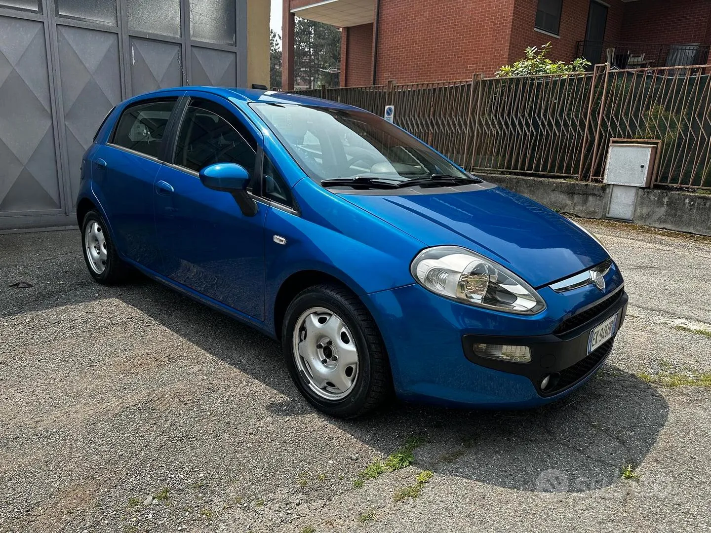 Fiat Punto Evo 2011 photo 2