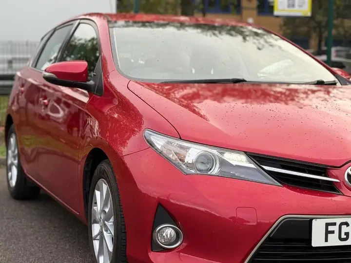 Toyota Auris 2015 photo 4