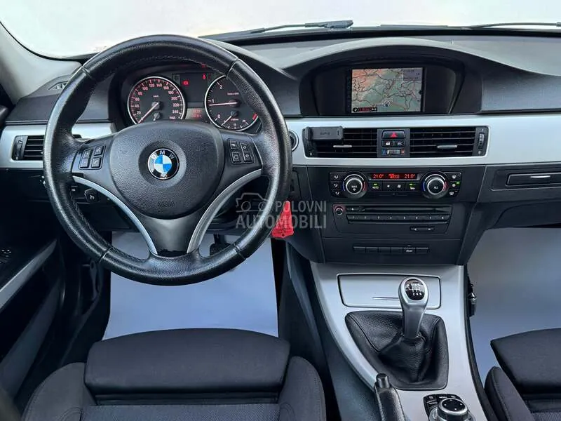 BMW 320 2011 photo 2