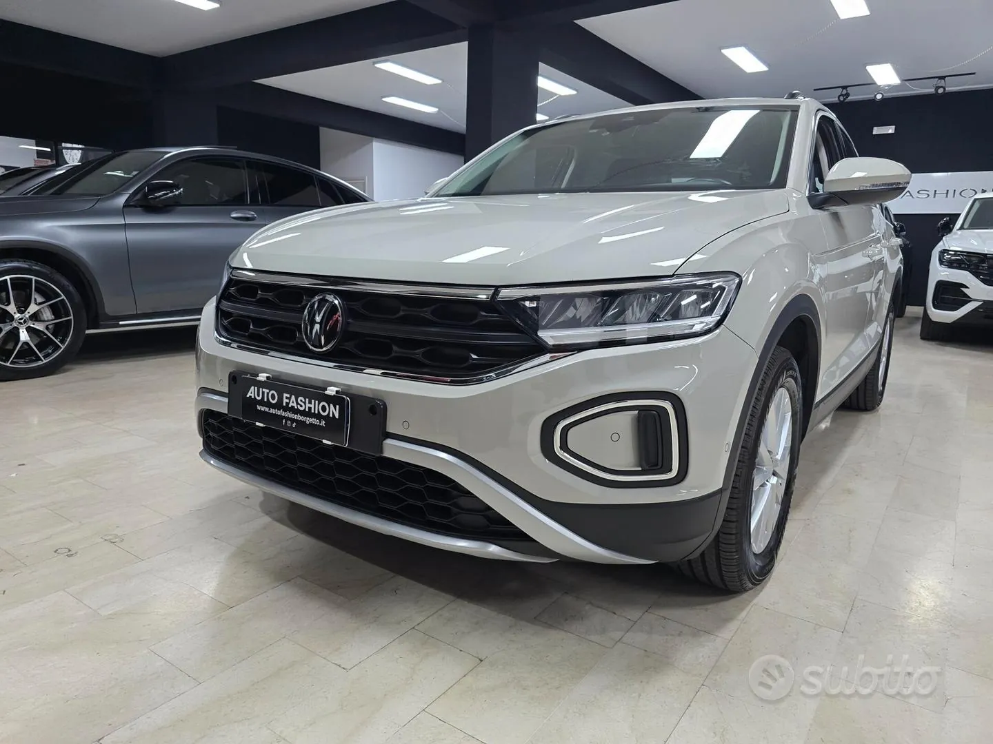 Volkswagen T-Roc 2023 photo 2