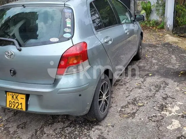 Toyota Vitz 2009 photo 4