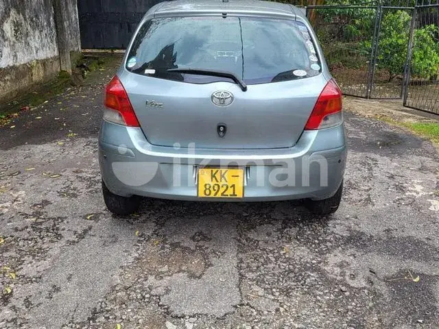 Toyota Vitz 2009 photo 2