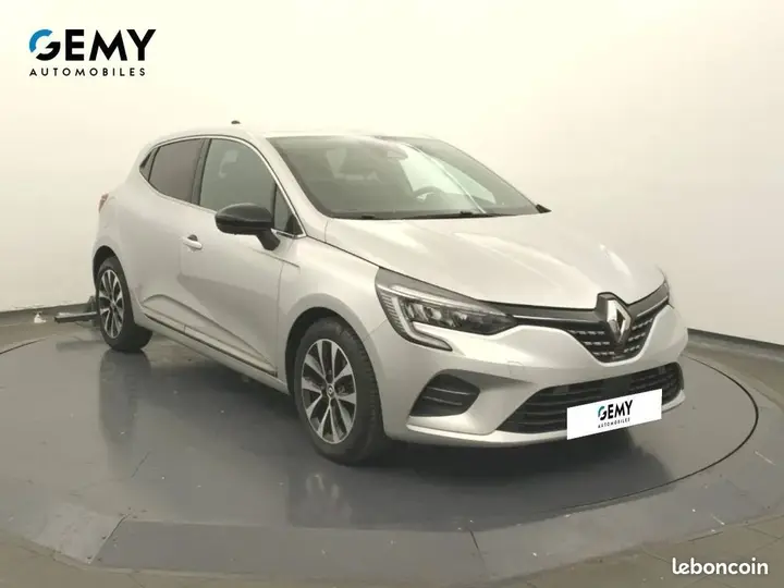 Renault Clio 2023 photo 2
