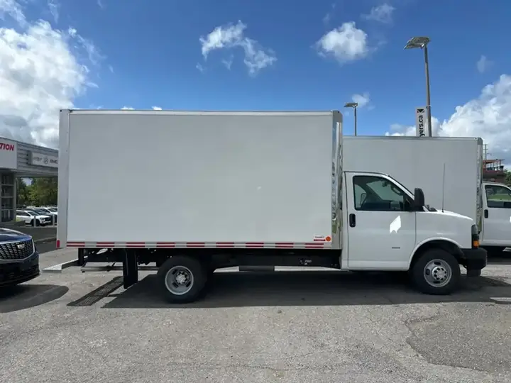 Chevrolet Express 2025 photo 4
