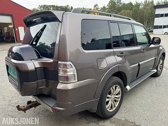 Mitsubishi Pajero 2016 photo 4