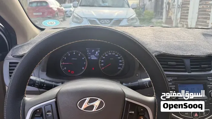 Hyundai Accent 2015 photo 3