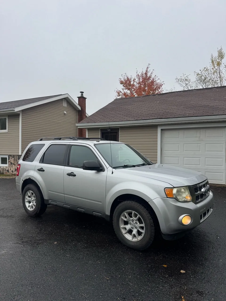 Ford Escape 2012 photo 2