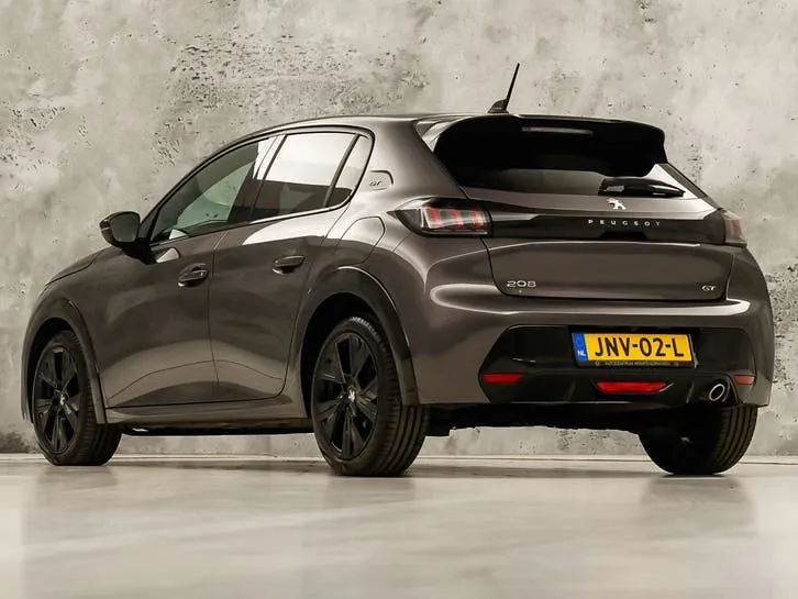 Peugeot 208 2021 photo 3