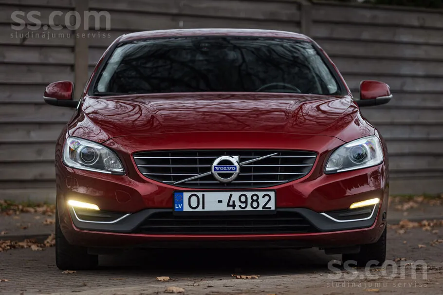 Volvo S60 2015 photo 2