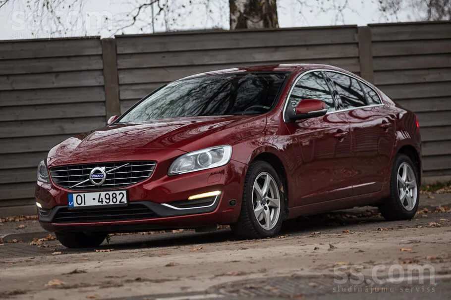 Volvo S60 2015 photo 3