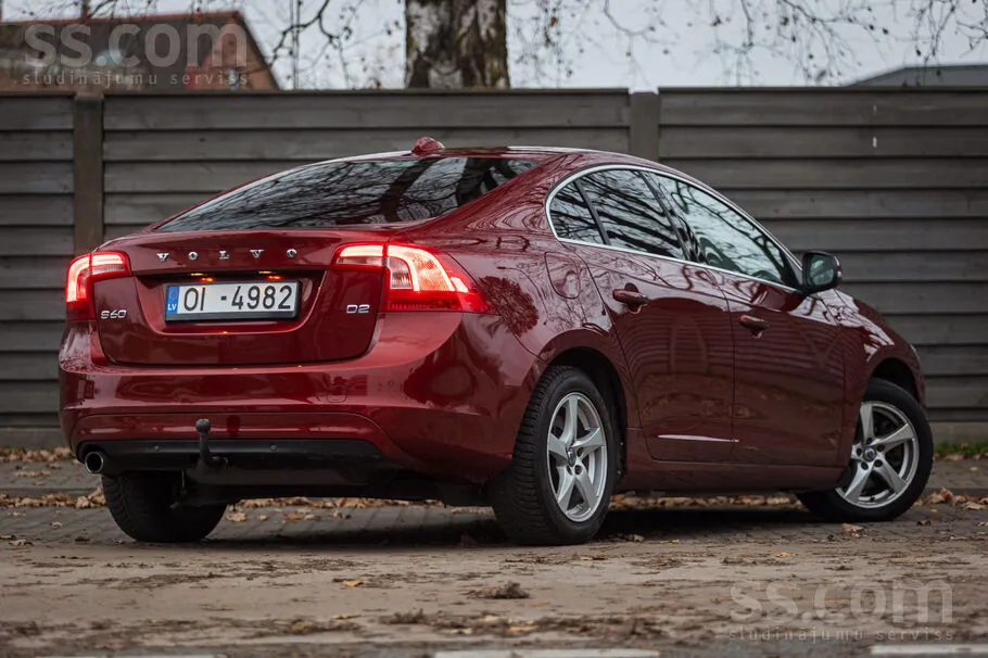 Volvo S60 2015 photo 4