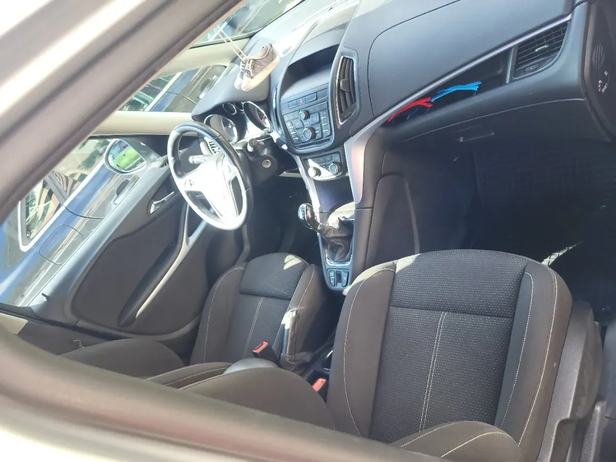 Opel Zafira Tourer 2015 photo 3