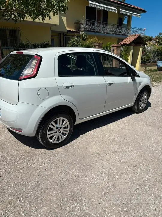 Fiat Punto 2013 photo 3