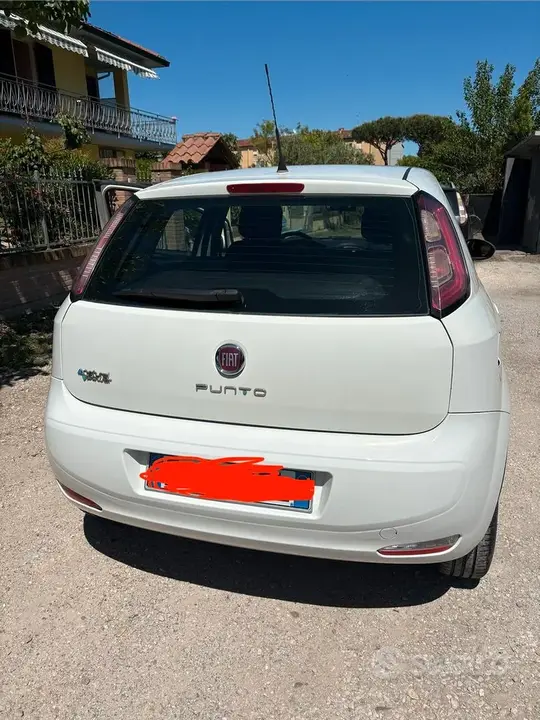 Fiat Punto 2013 photo 2