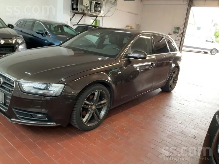 Audi A4 2012 photo 4