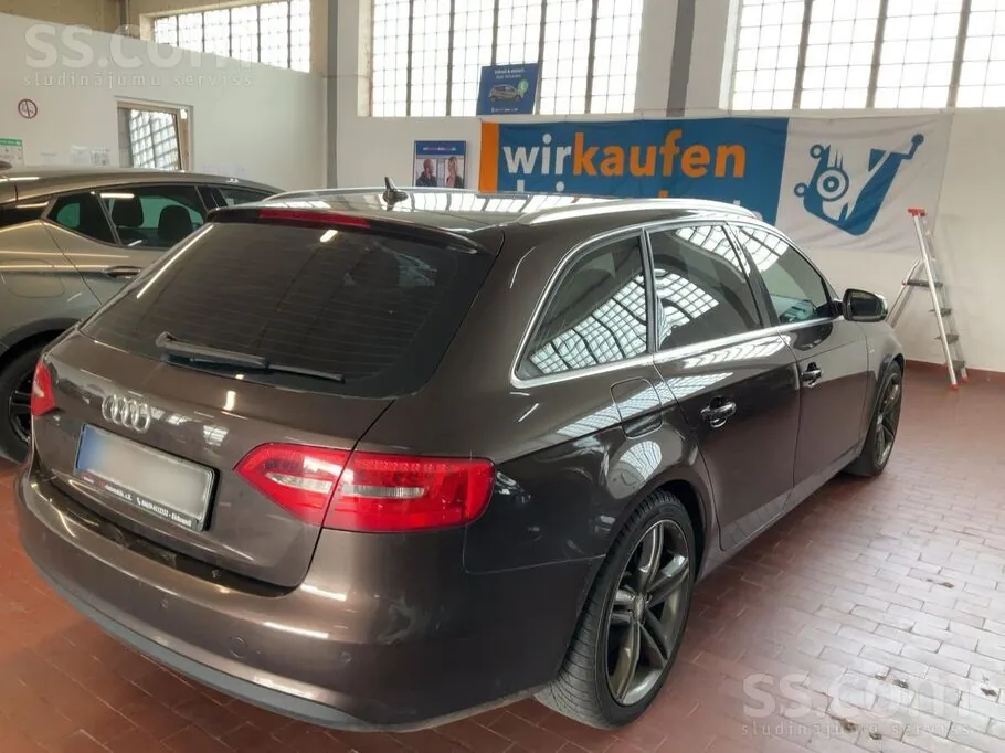 Audi A4 2012 photo 5
