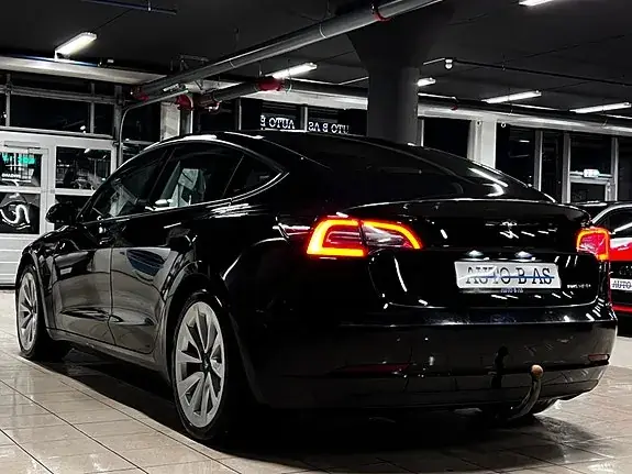 Tesla Model 3 2021 photo 3