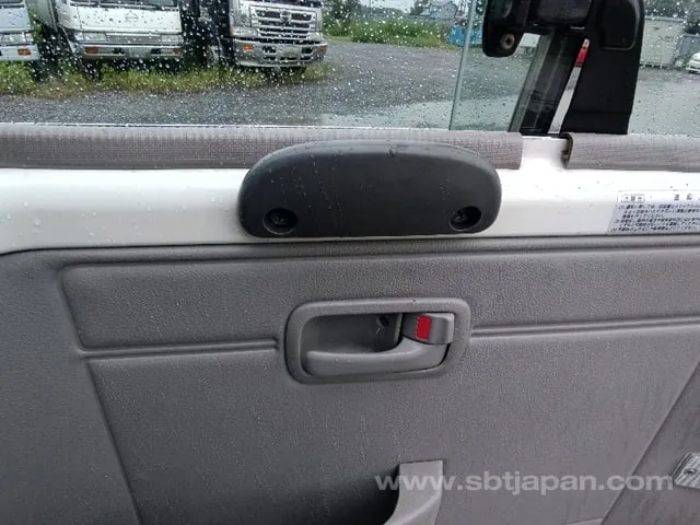 Toyota Coaster 2016 photo 5