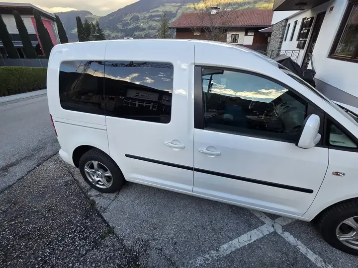 Volkswagen Caddy 2010 photo 2