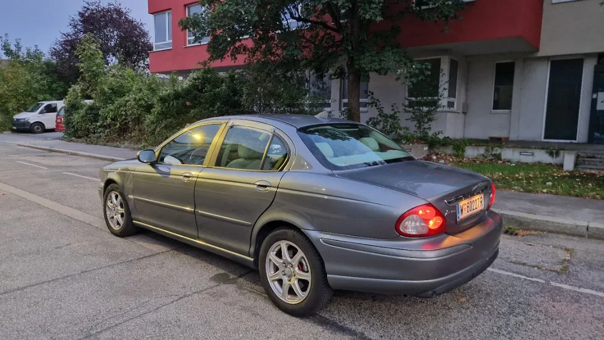 Jaguar X-Type 2004 photo 2