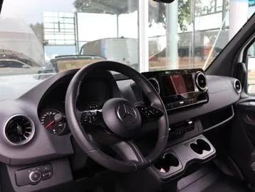 Mercedes-Benz Sprinter 2024 photo 3