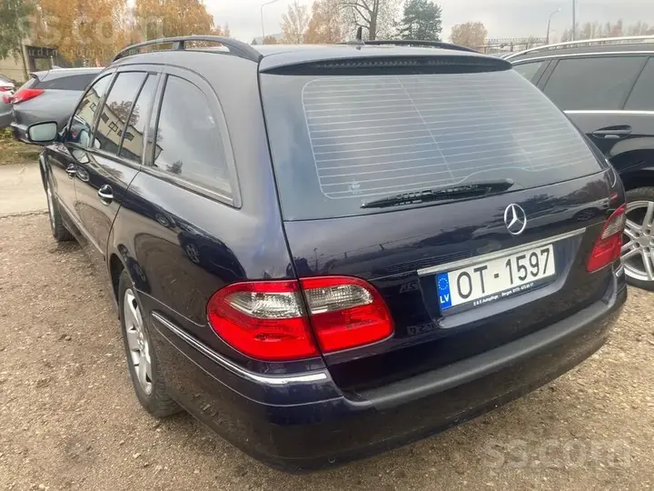 Mercedes-Benz E220 2007 photo 4