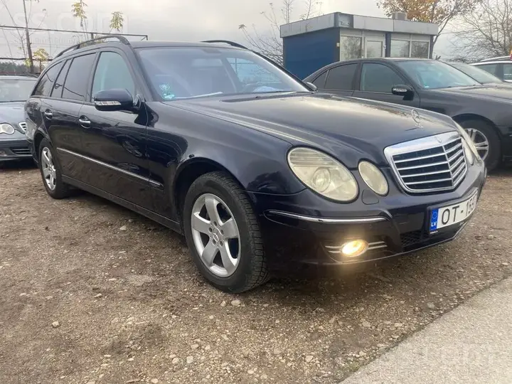 Mercedes-Benz E220 2007 photo 3