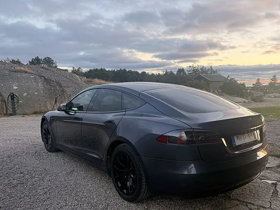 Tesla Model S 2020 photo 3