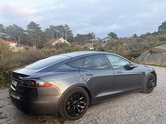 Tesla Model S 2020 photo 2