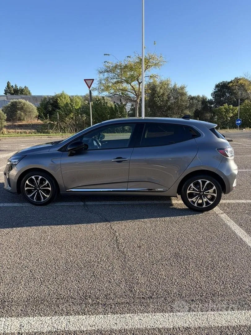 Renault Clio 2024 photo 2