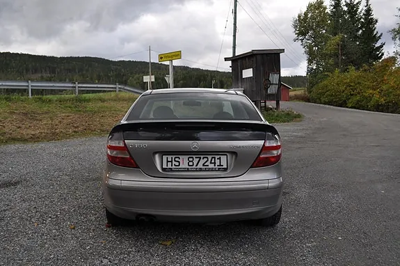 Mercedes-Benz C180 2004 photo 3