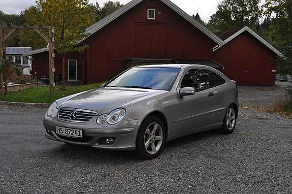 Mercedes-Benz C180