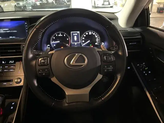 Lexus Is 2016 photo 5