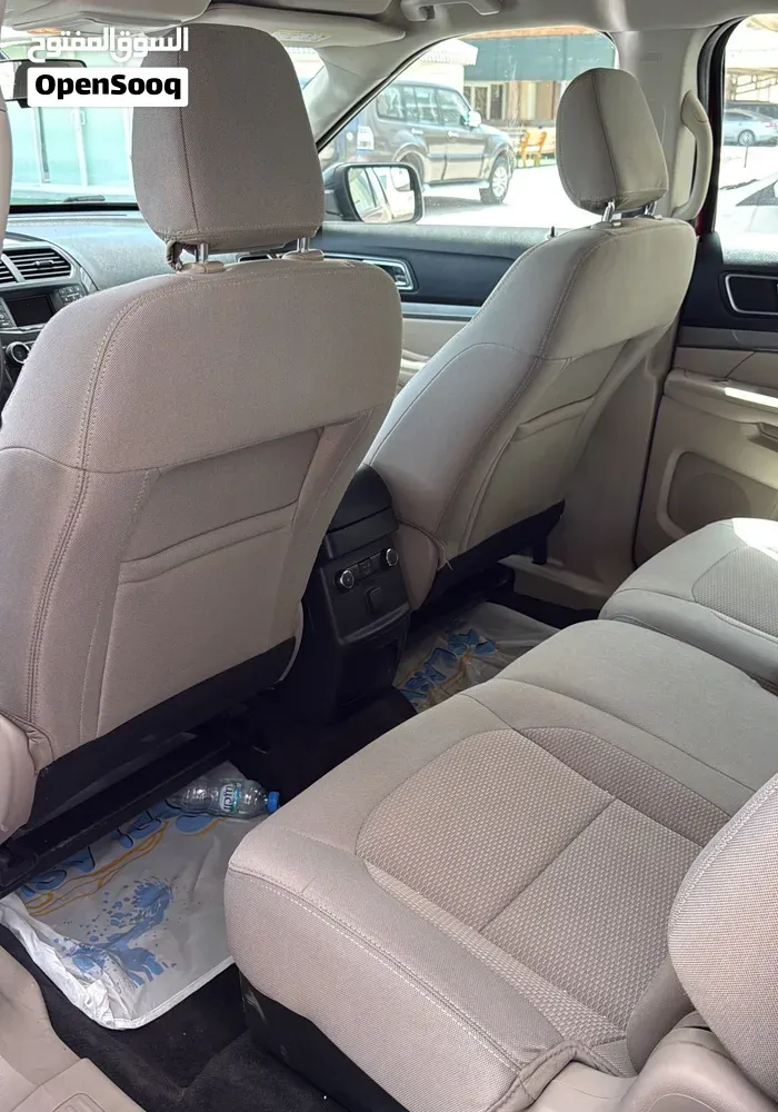 Ford Explorer 2018 photo 2