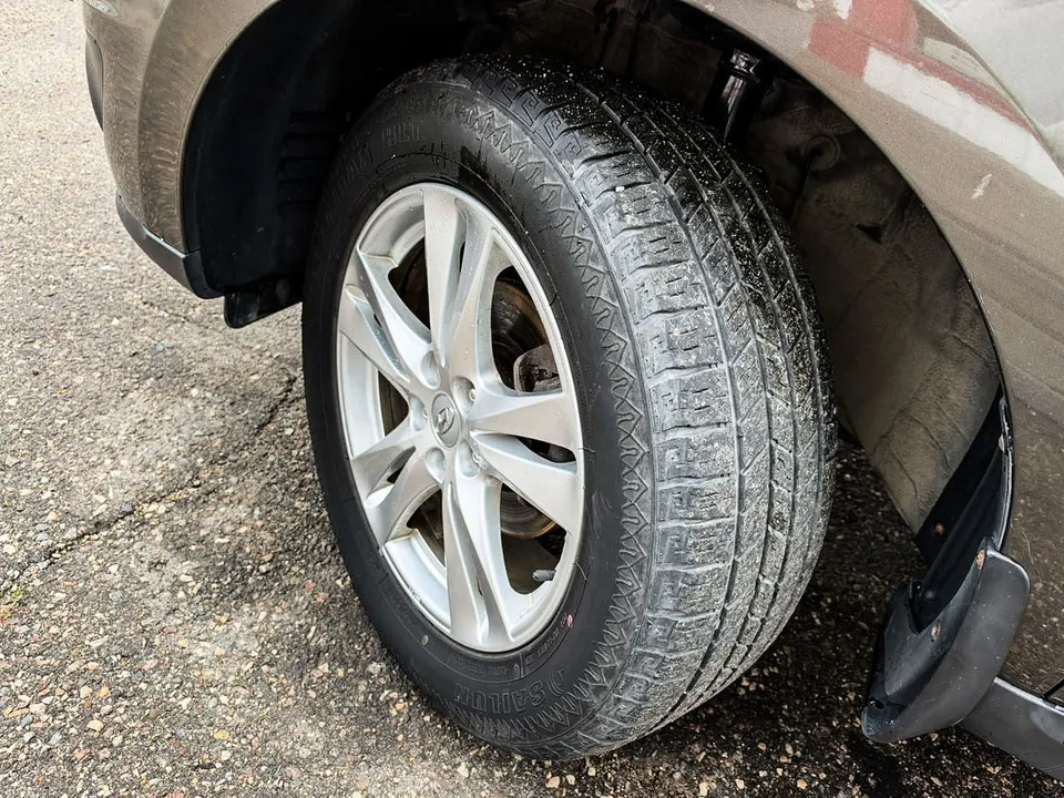 Hyundai Santa Fe 2012 photo 2