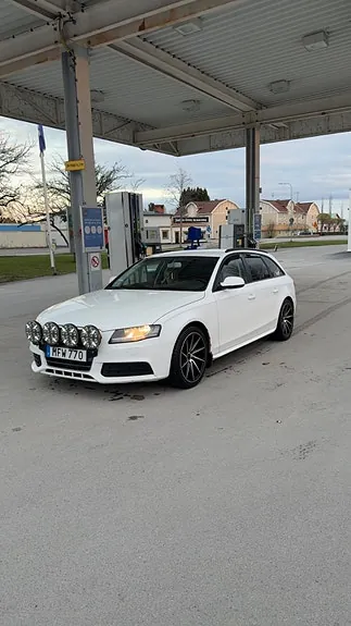 Audi A4 2012 photo 2
