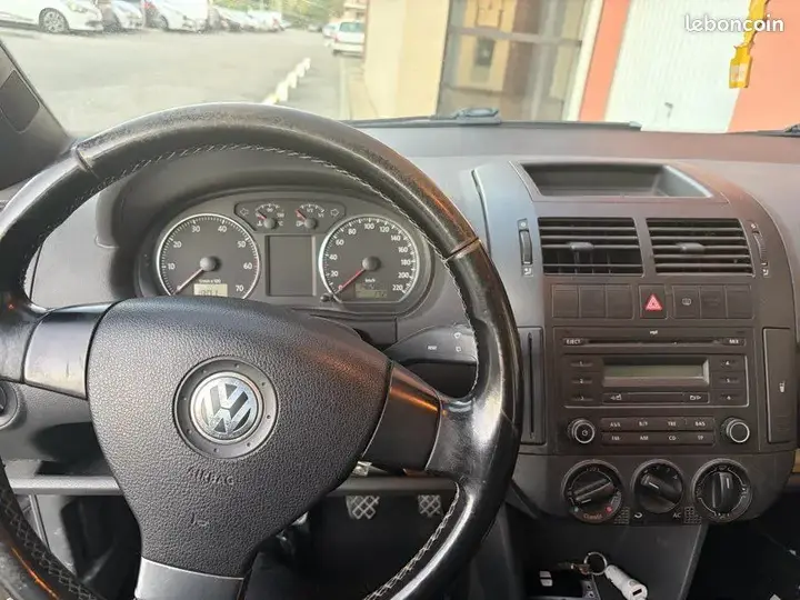 Volkswagen Polo 2008 photo 3