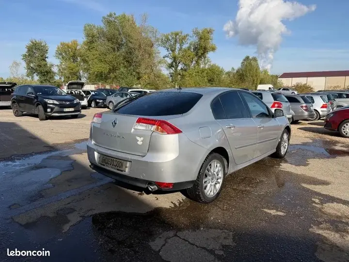 Renault Laguna 2009 photo 4