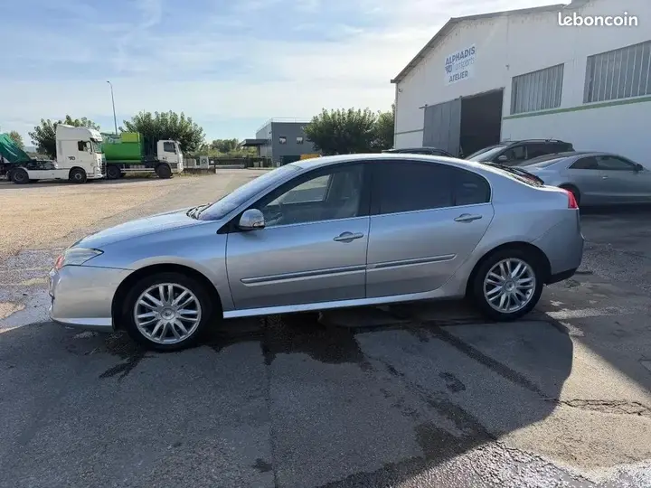 Renault Laguna 2009 photo 5