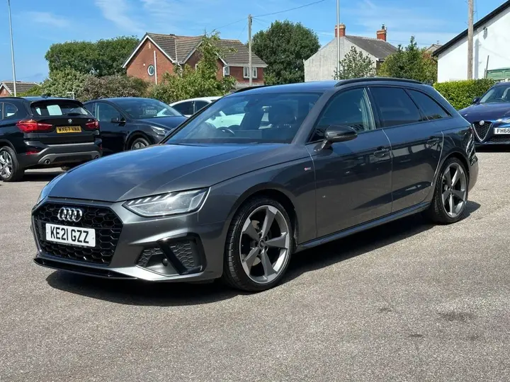 Audi A4 Avant 2021 photo 3