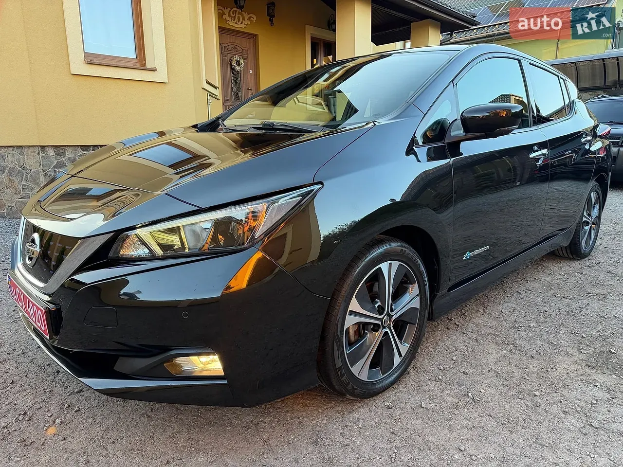 Nissan Leaf 2019 photo 2