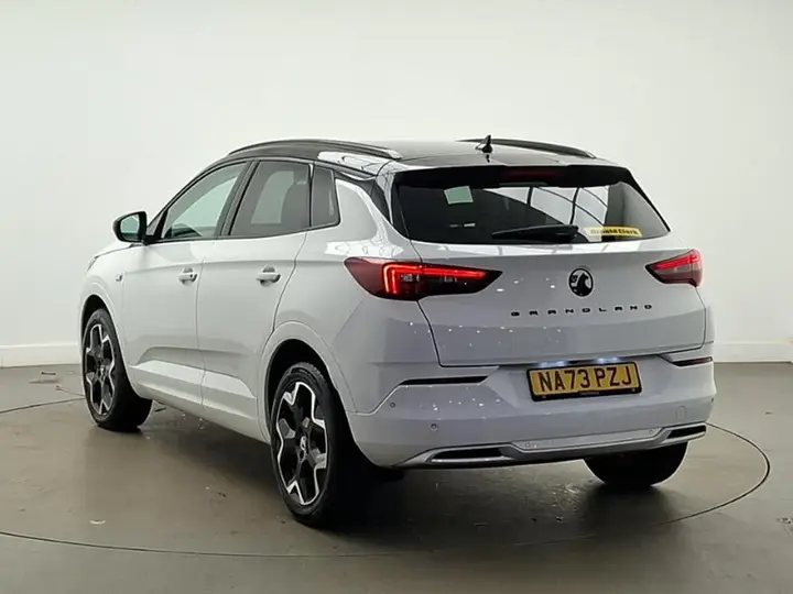 Vauxhall Grandland 2023 photo 2